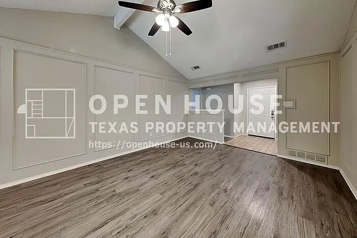 3 bed, 2.0 bath, 1428 sqft, $2,100 — Photo 3