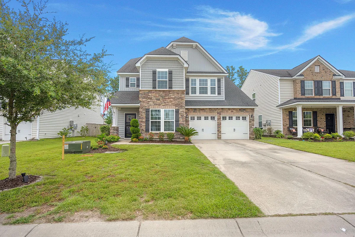 Building Photo - 694 Redbud Ln