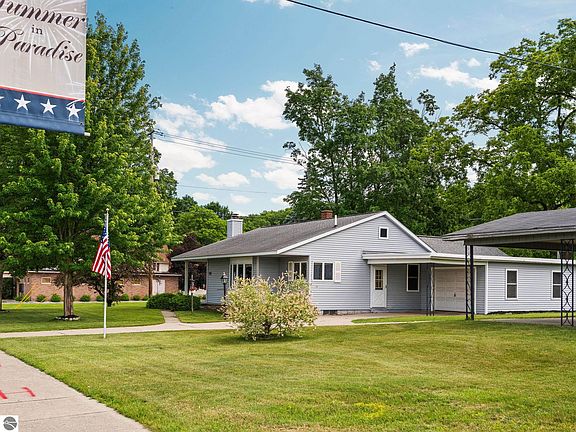 3rd image of 106 N Brownson Ave