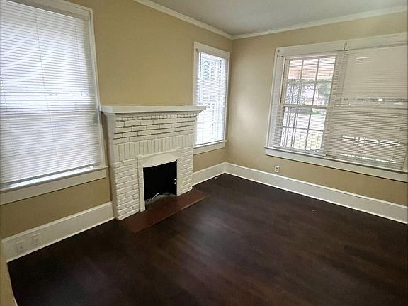 3rd image of 11 E Charlotte Ave