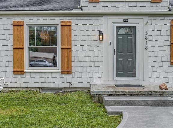 3rd image of 3818 Meadow Ln