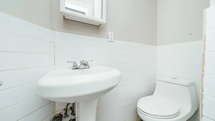 Rented by Nooklyn NYC LLC | media 10