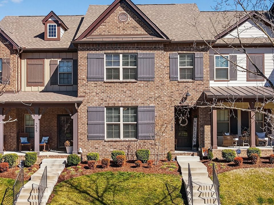 1st image of 233 Claremont Ct