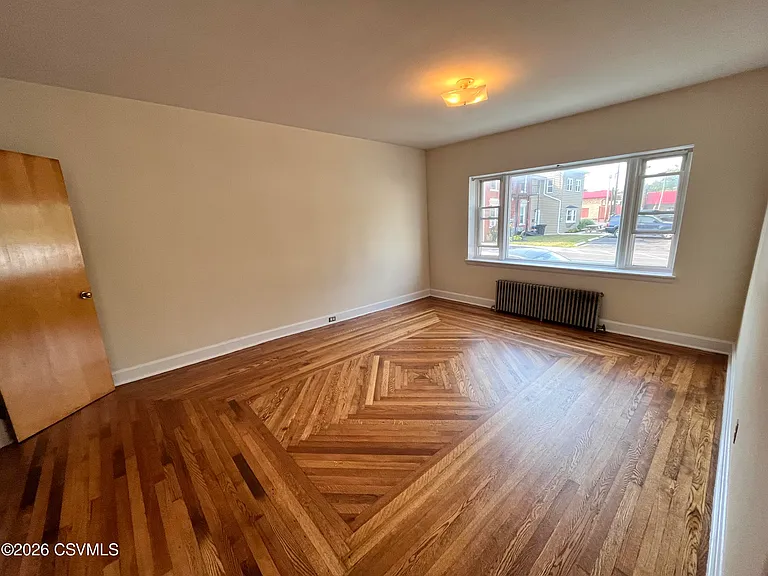 24 E Market St — Photo 5