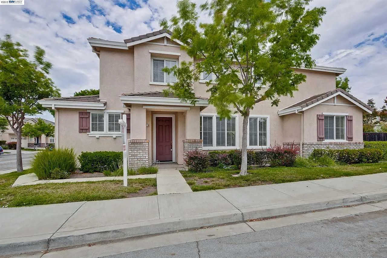 121 Bellflower Ln photo 1