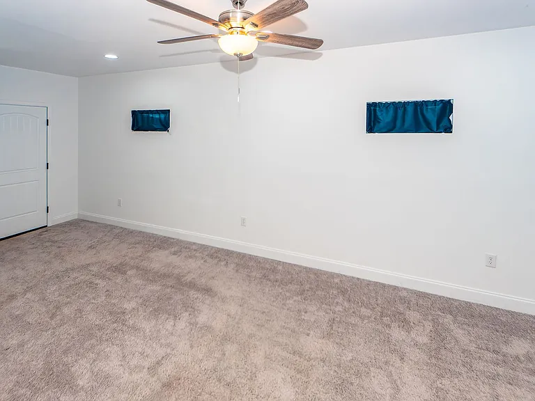 6933 Raymond Ave — Photo 26