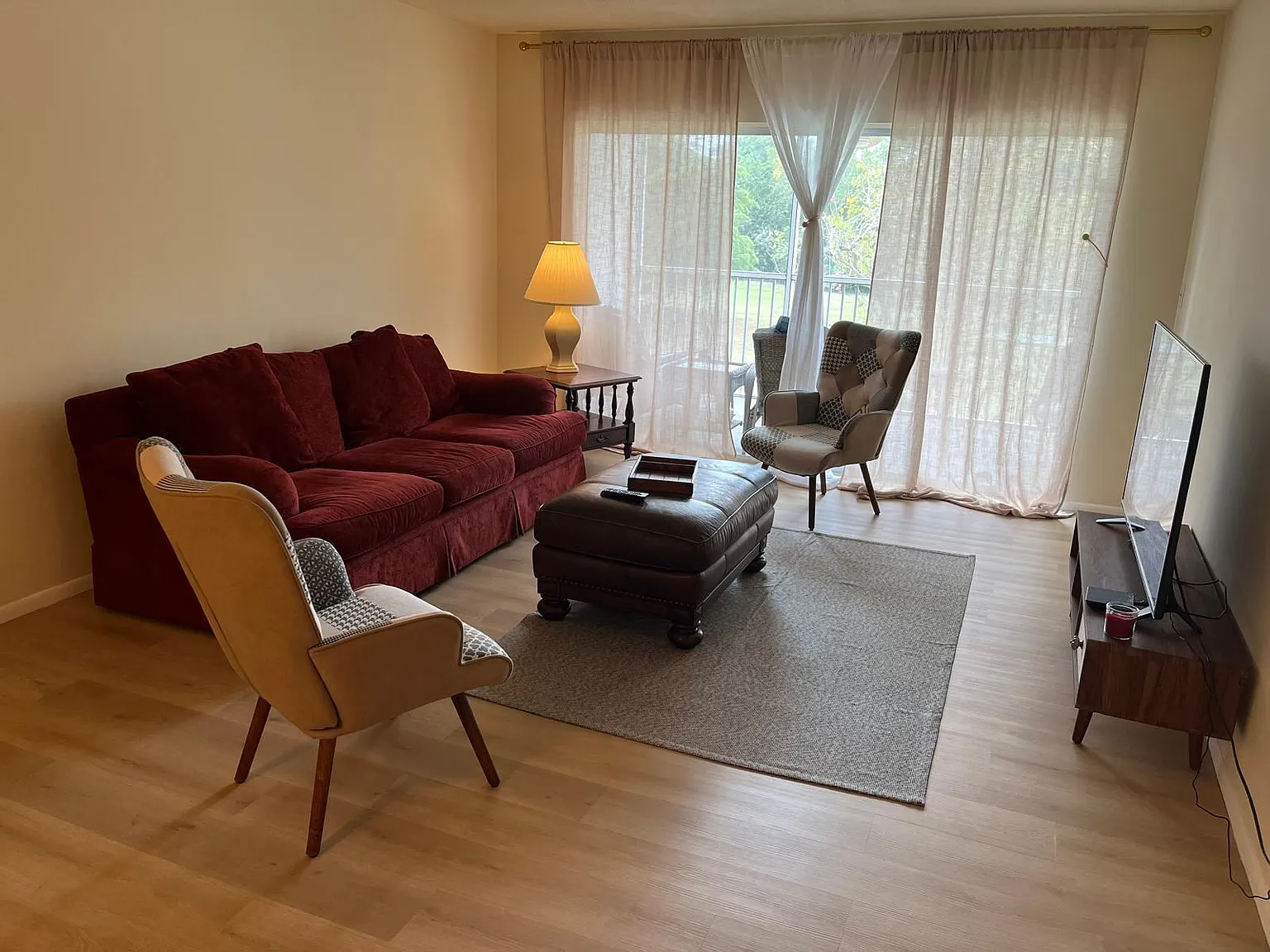 1 bed, 1.5 bath, 900 sqft, $1,650 — Photo 2