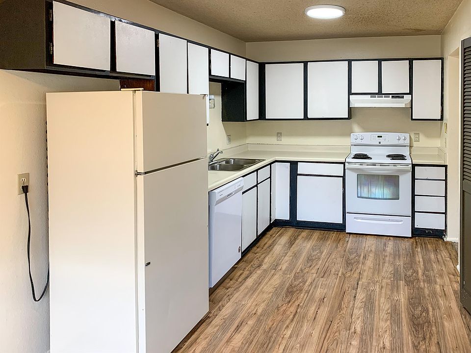 1st image of 1041 Ponderosa Way Unit B