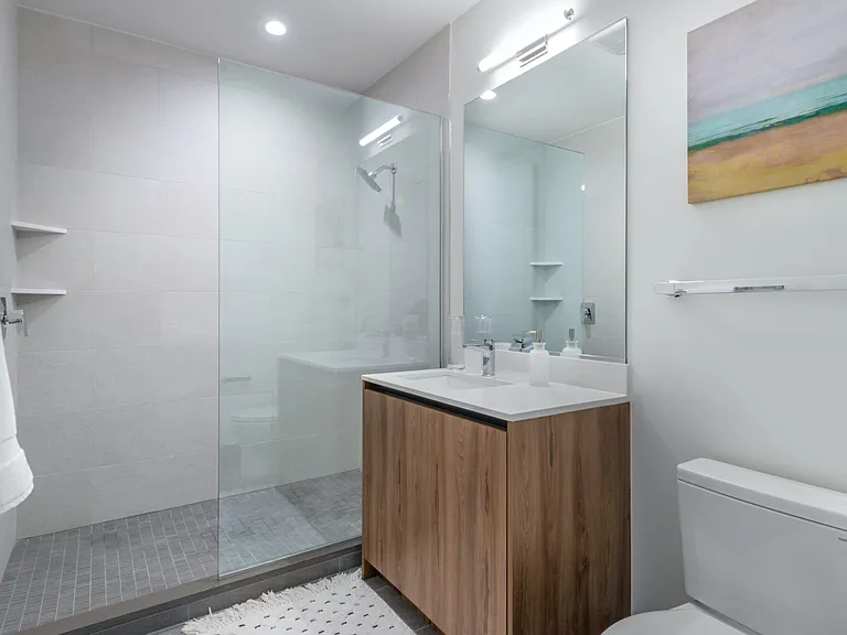 Eastline Residences — Photo 31