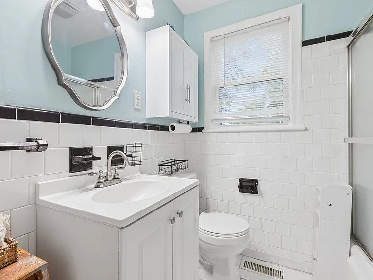 1016 Warwick Ave — Photo 21