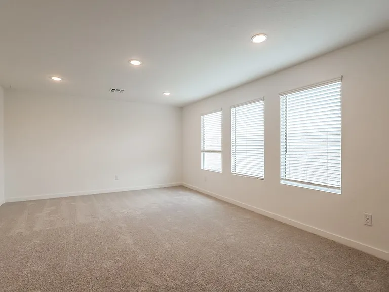 11515 Cedar Close — Photo 13
