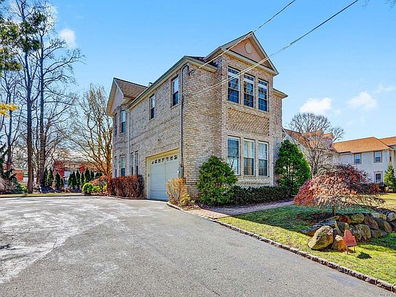 2nd image of 59 Saint Andrews Ln