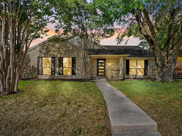 2061 Cologne Dr, Carrollton, TX 75007