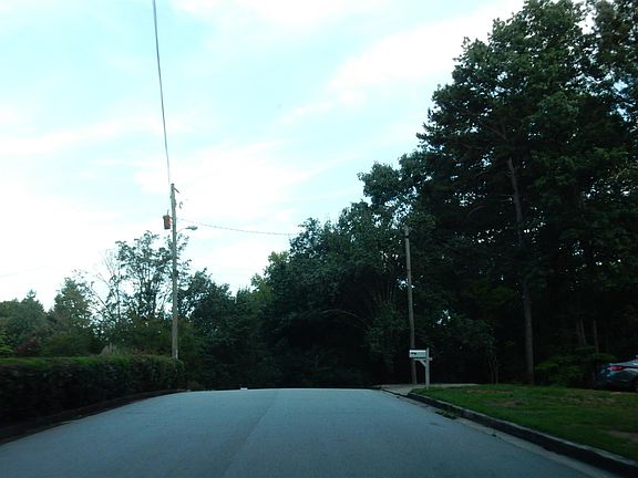 5th image of 9377 Hidden Branch Dr