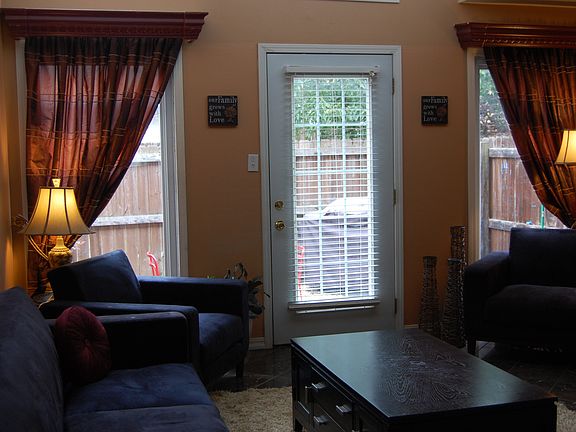 3rd image of 1179 Town And 4 Parkway