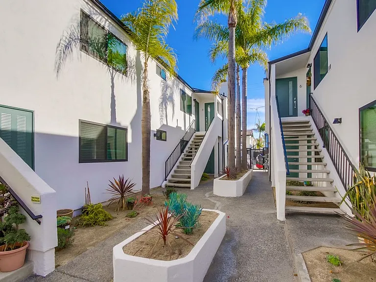 Beautifully Renovated Property perfectly situated between North Park and Normal Heights! — Photo 36