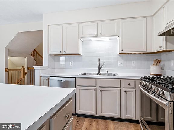 5th image of 6626 Granville Ct