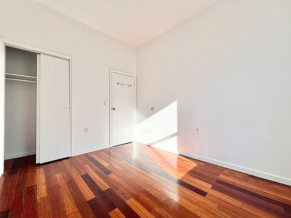 5th image of 145 Montrose Ave APT A2
