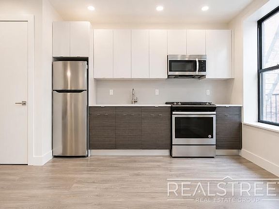 3rd image of 1578 Union St APT 1B