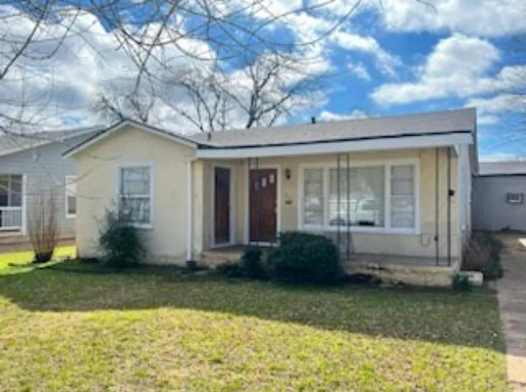 2 bed, 1198 sqft, $1,395 — Photo 1