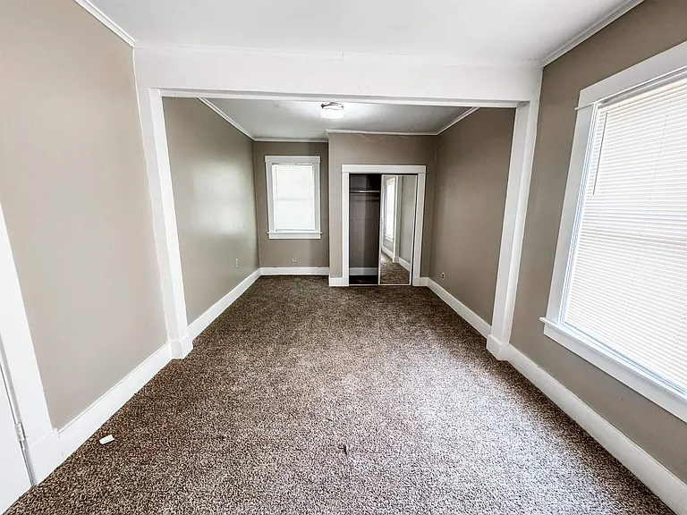 1659 Jackson Ave — Photo 10