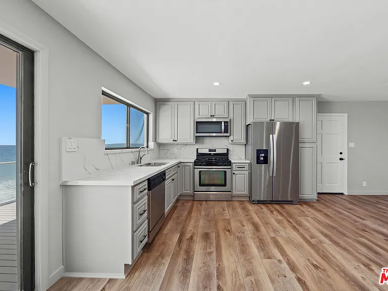 25218 Malibu Rd — Photo 4