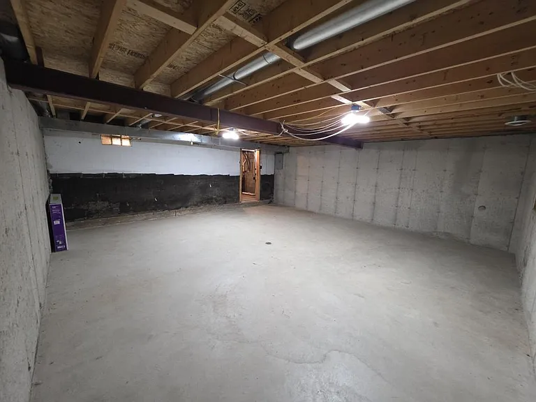11934 Goodview Ave — Photo 14