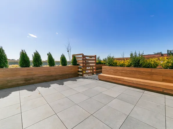 93 Linden Street image 3 of 12