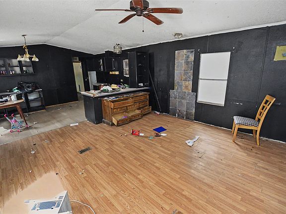 3rd image of 1090 Boulder Dr