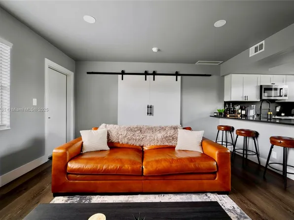 609 NE 13th Ave APT 302, Fort Lauderdale, FL 33304