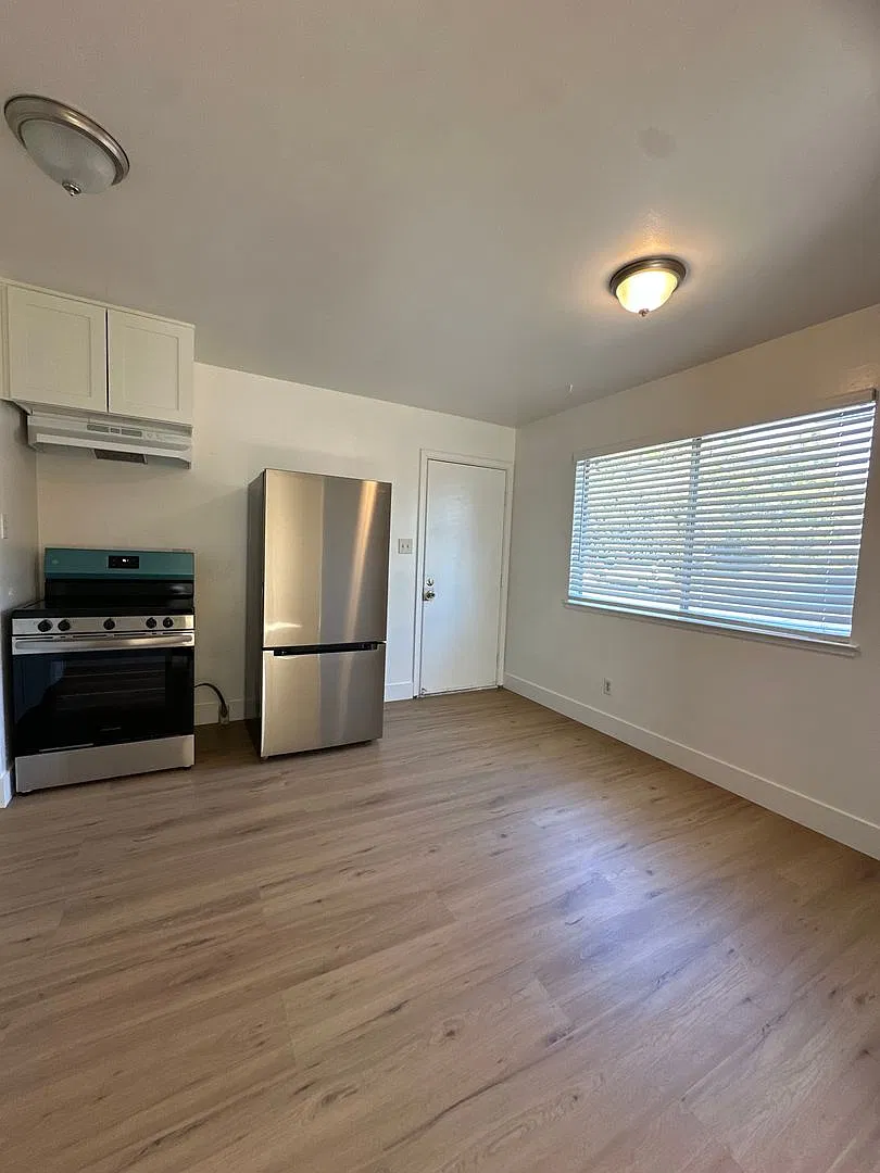 Beautiful 2 bedroom 1 bath located in Elk Grove! — Photo 3
