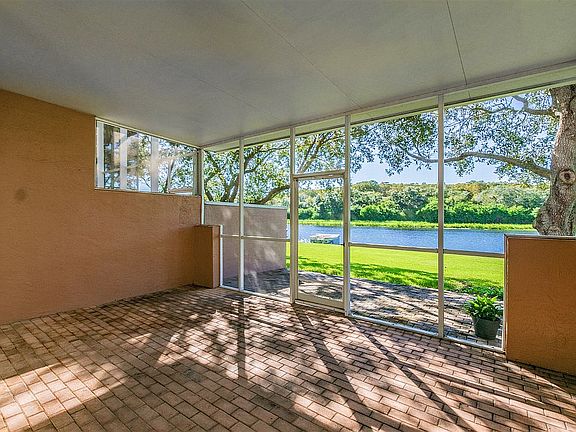 2nd image of 1778 Lago Vista Blvd