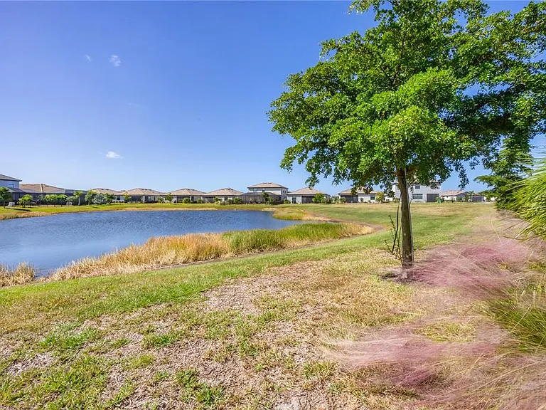 15716 Barefoot Beach Dr — Photo 26