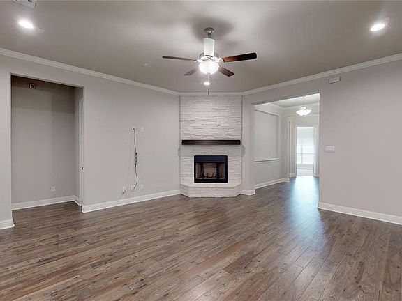 4th image of 3817 Pine Valley Ln