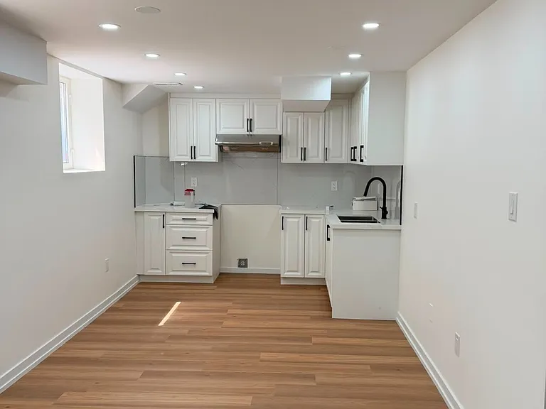18 Golden Springs Dr — Photo 5