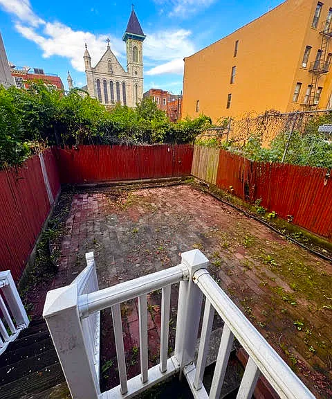 435 E 114th St #1W — Photo 1