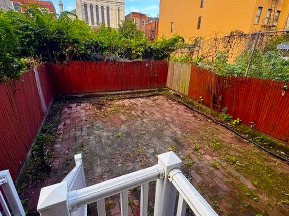 435 East 114th Street image 1 of 12