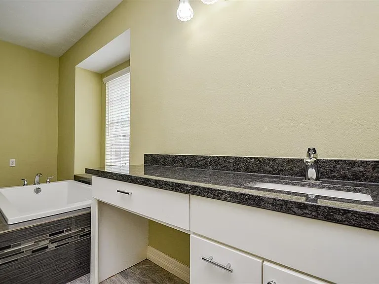 318 N Cypress Estates Cir — Photo 14