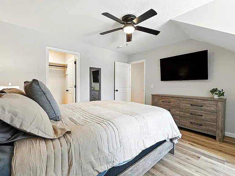4 bed, 1878 sqft, $2,650 — Photo 4