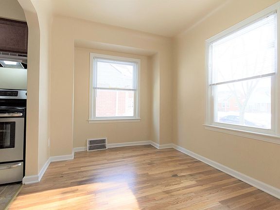 4th image of 15612 Horger Ave