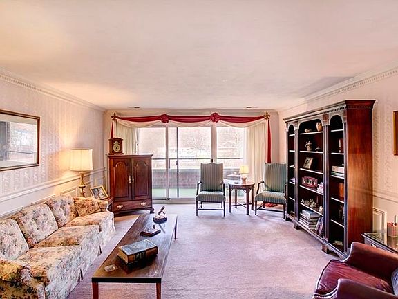5th image of 3885 Brookside Ln