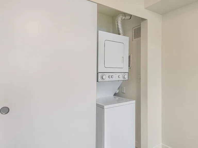 The Puget Vista Apartments — Photo 9