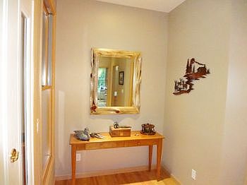 A truly welcoming foyer. 