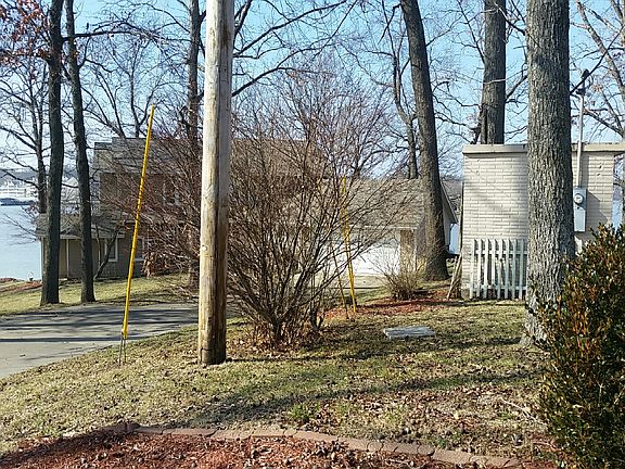 4th image of 374 Highly Dr
