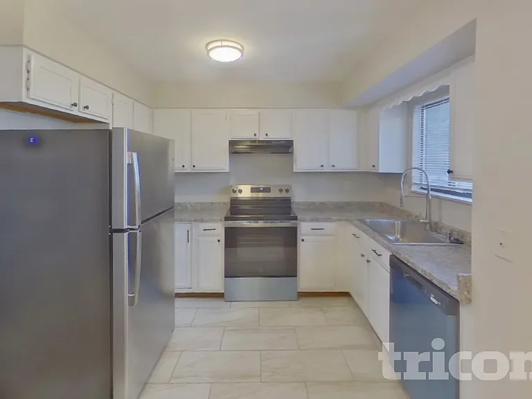 6845 Parkridge Ct — Photo 6