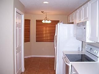 Eat-in Kitchen
