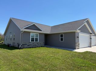 4604 N Cherryvale Ave, Appleton, WI 54913