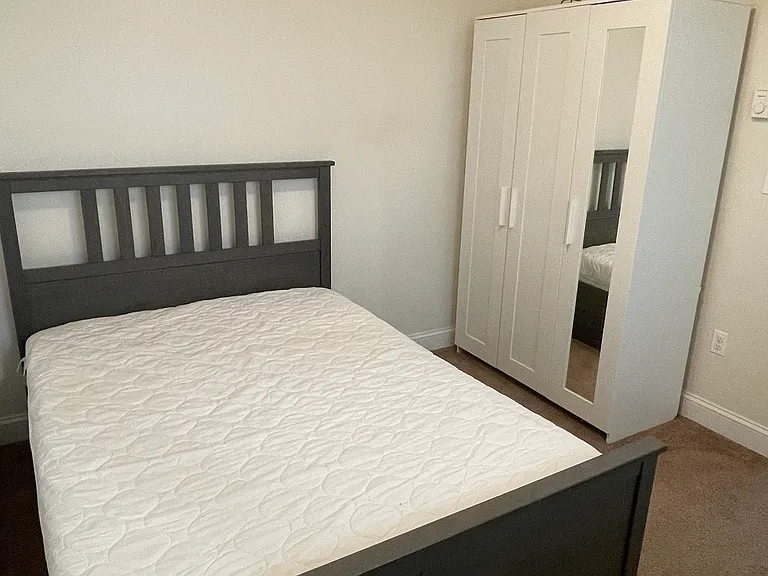 428 Gansevoort Blvd #B — Photo 8
