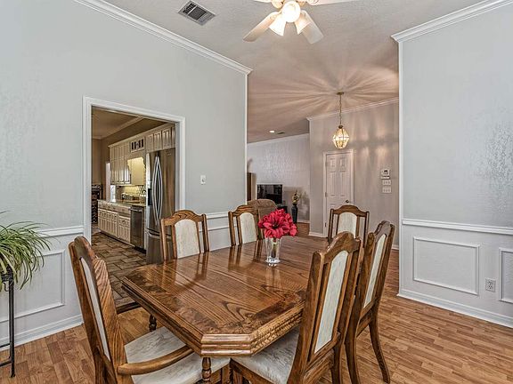 4th image of 836 Country Lane Dr