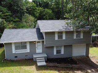 8918 Ashwood Dr, Riverdale, GA